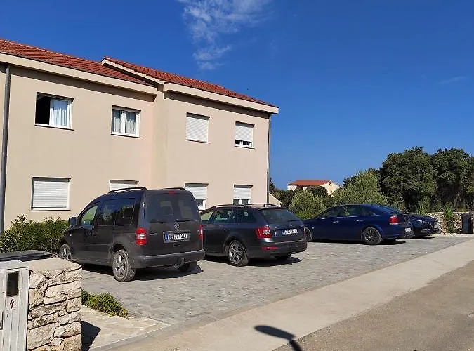 Karla I Ivano Apartamento *