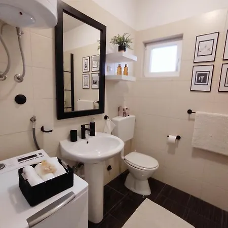 Karla I Ivano Apartment Mandre